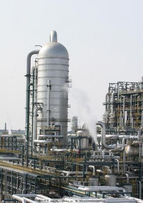 煉油管道設備圖片